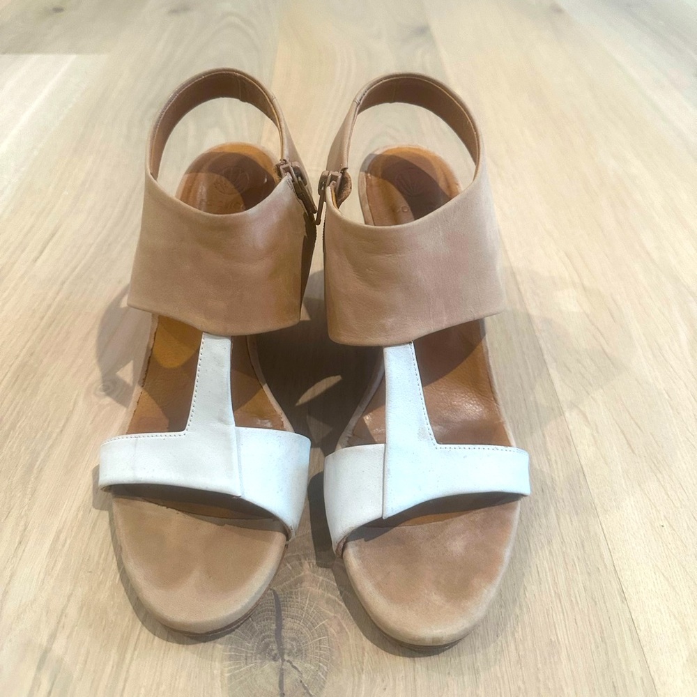 Coclico wedges size 38 1/2